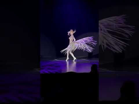 Miss Miranda’ 2 Burlesque live at Viva Las Vegas Weekender Showcase show, April 2022